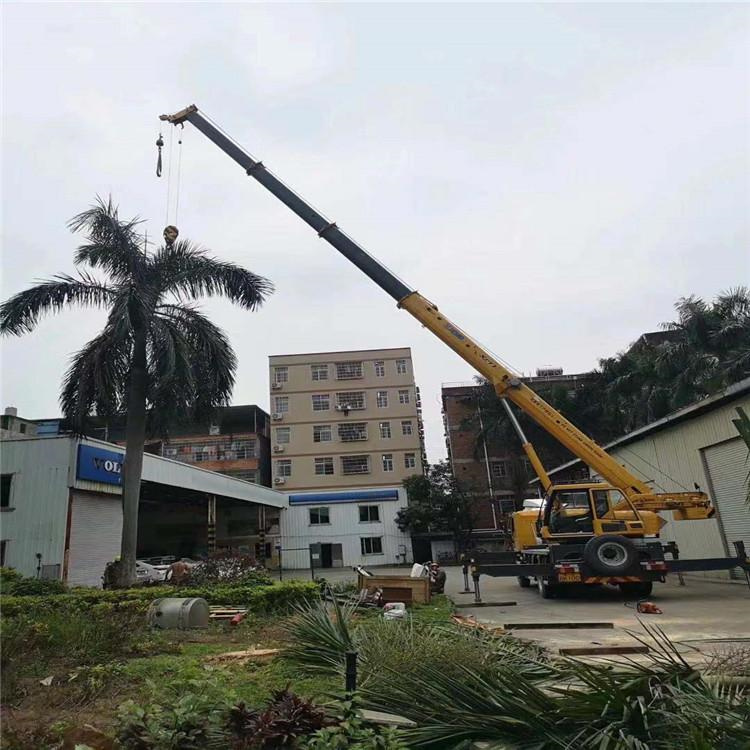 信丰县12吨吊车出租一天的收费标准是什么